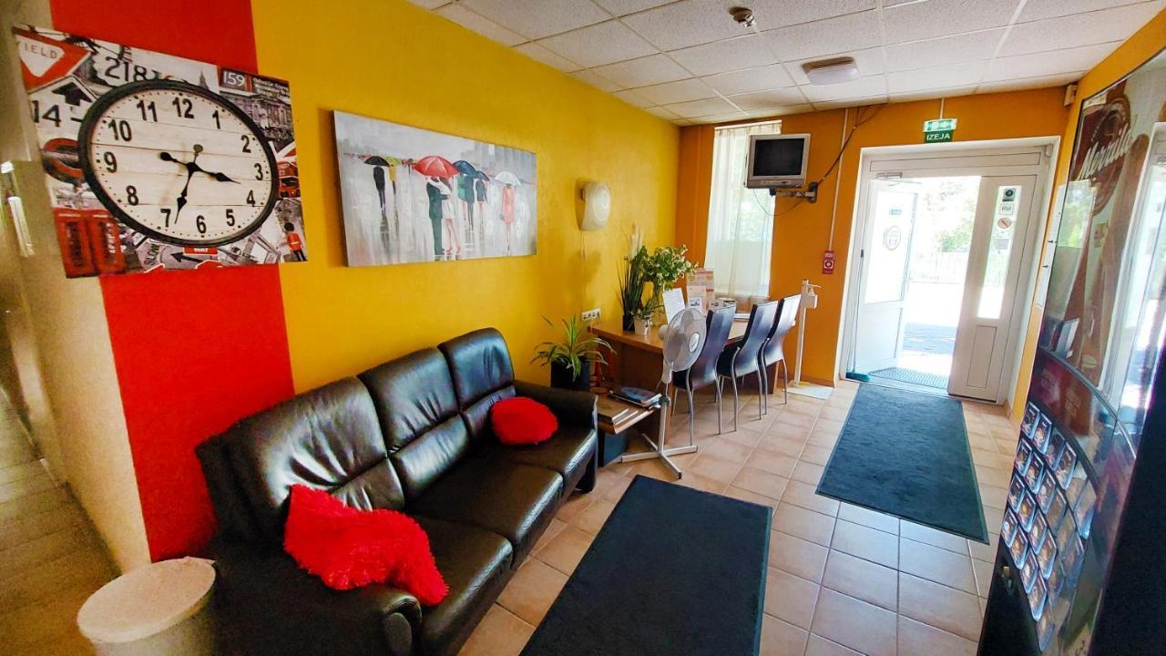 Happy Hostel Riga Bagian luar foto